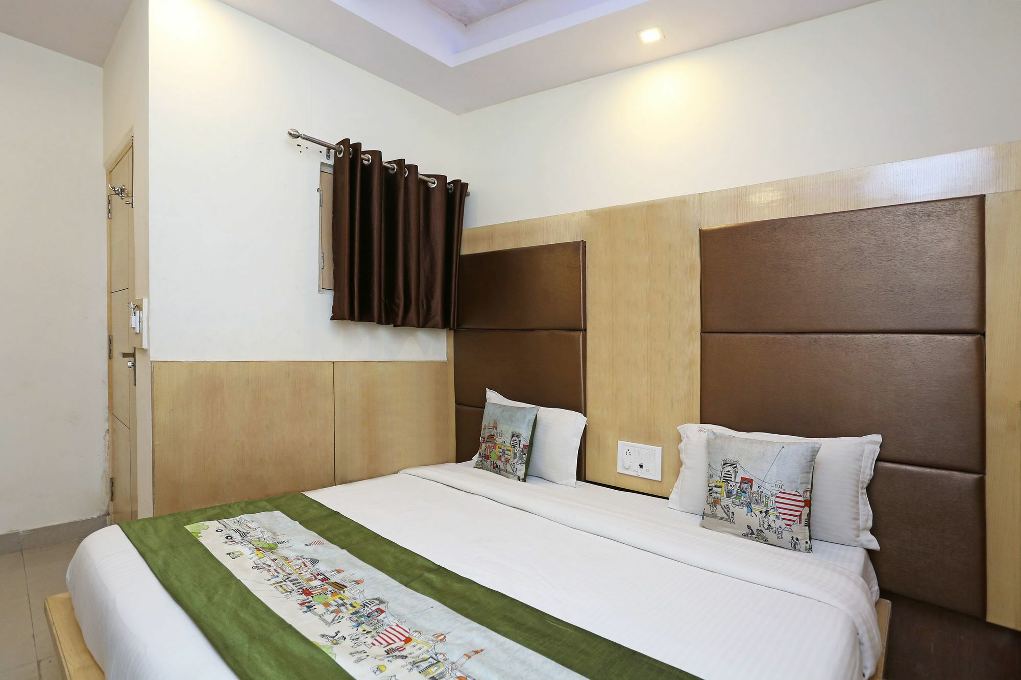 Oyo 9233 Hotel Cottage Lord Krishna Nova Deli Exterior foto